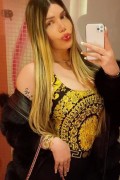 Une belle blonde masseuse érotique pro Une belle blonde masseuse érotique pro